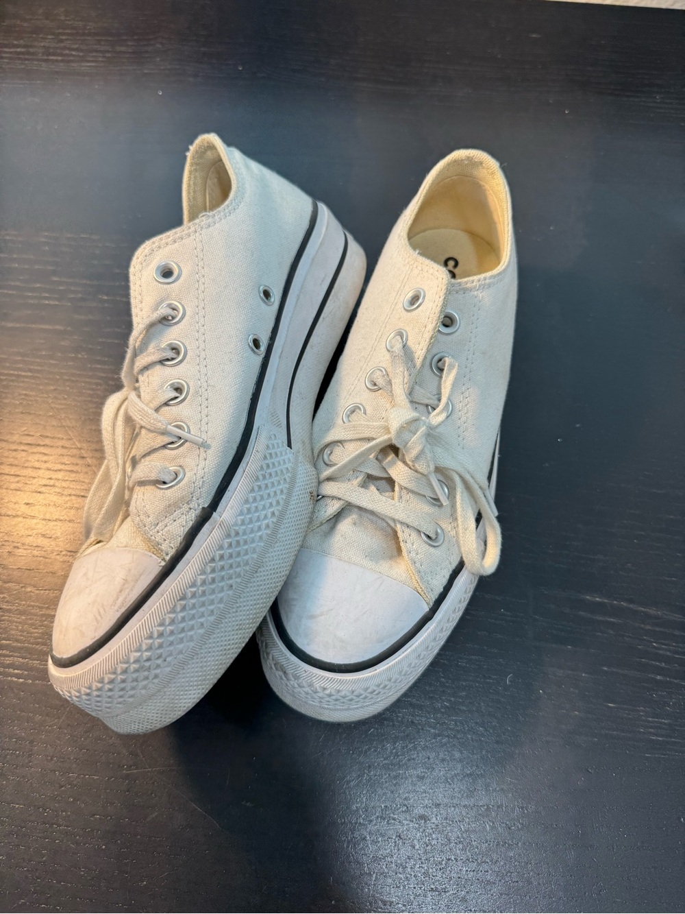Everyday Canvas Low-Top Sneakers in Off-White